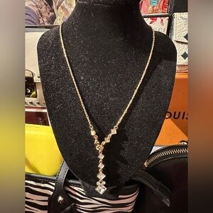 🎒🎒🔥vintage Givenchy Crystal Pendant Necklace